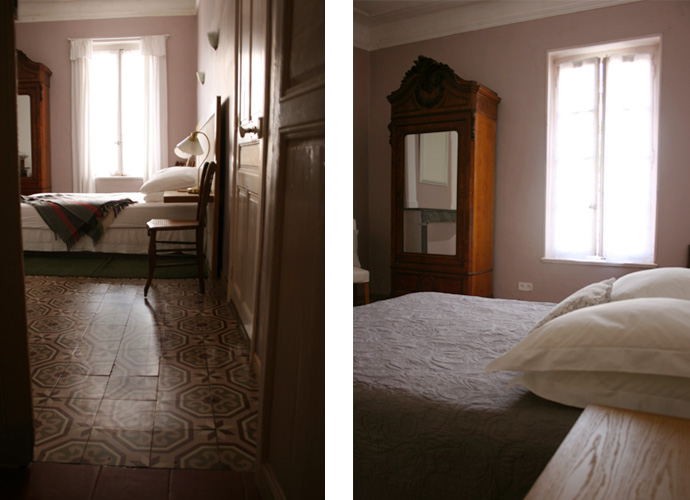 La Chambre Cheminée, doorway & large double bed