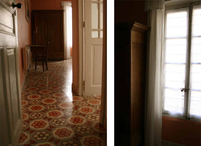 La Chambre Famille, doorway & window