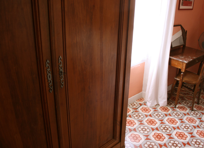 La Chambre Famille, cherrywood Armoire