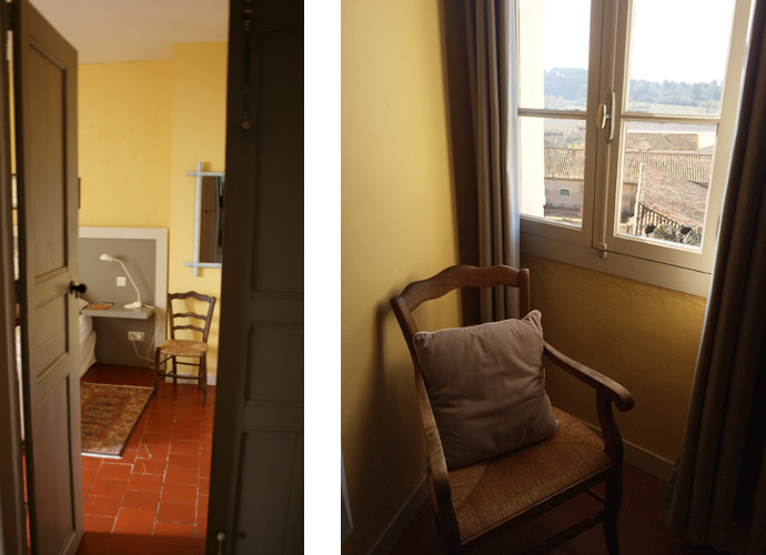La Chambre Rouge, doorway & window